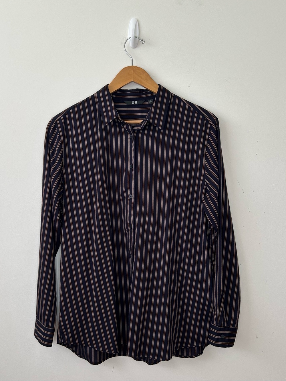 Uniqlo Women’s Shirt Light Fabric Dark Blue Striped Button Long Sleeve Large